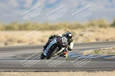 media/Dec-07-2025-CVMA (Sun) [[3e7d2de5dc]]/Race 18-Formula Twins-Formula 40 UL/